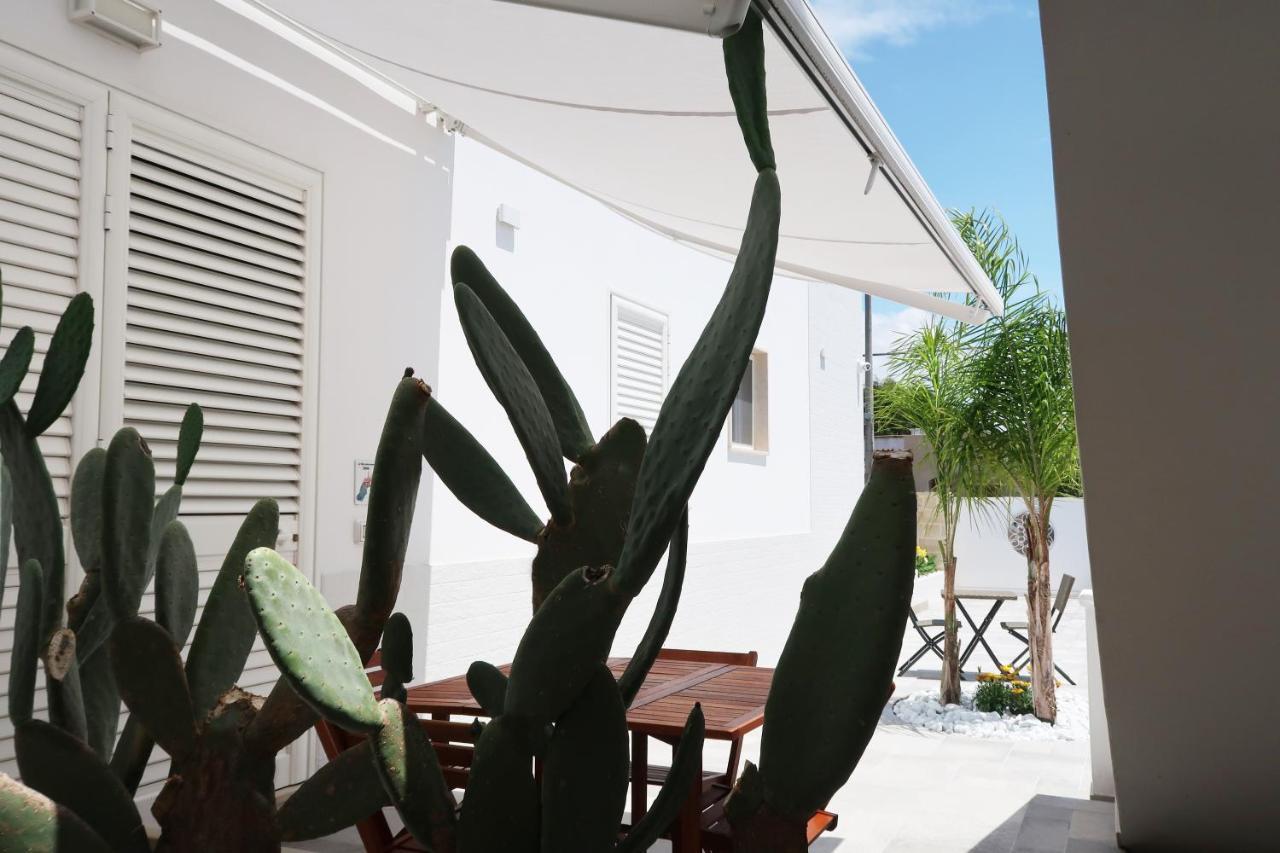 La Baia Apartments Torre Lapillo Exterior foto
