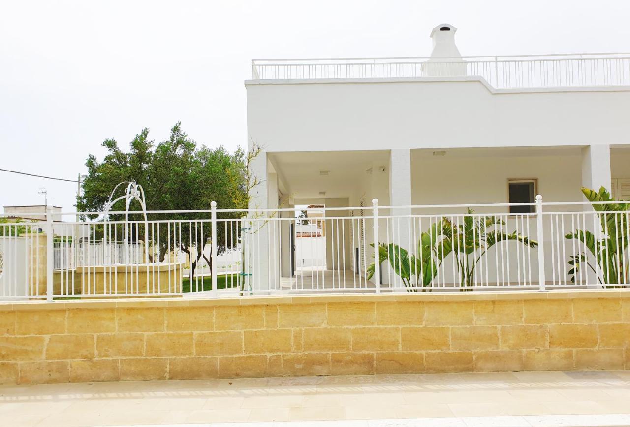 La Baia Apartments Torre Lapillo Exterior foto